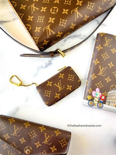 how much do louis vuitton bags cost in paris|More.